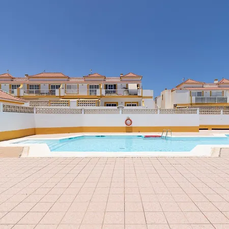 Apto Con Piscina En La Zona De Castillo Apartmán *