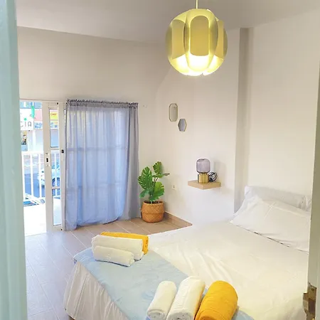 Apto Con Piscina En La Zona De Castillo *